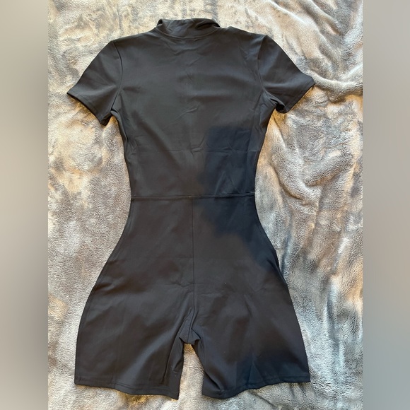 ALO Yoga Black jumpsuit - Picture 2 of 2